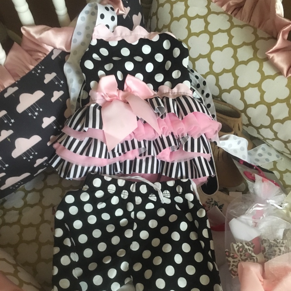 Adorable 0-6 mudpie outfit